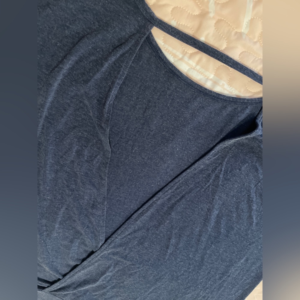 Gap Fit Blue Short Sleeves Open Back Athletic Top - Picture 8 of 9